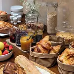 Dalila- Orso 3* Paris