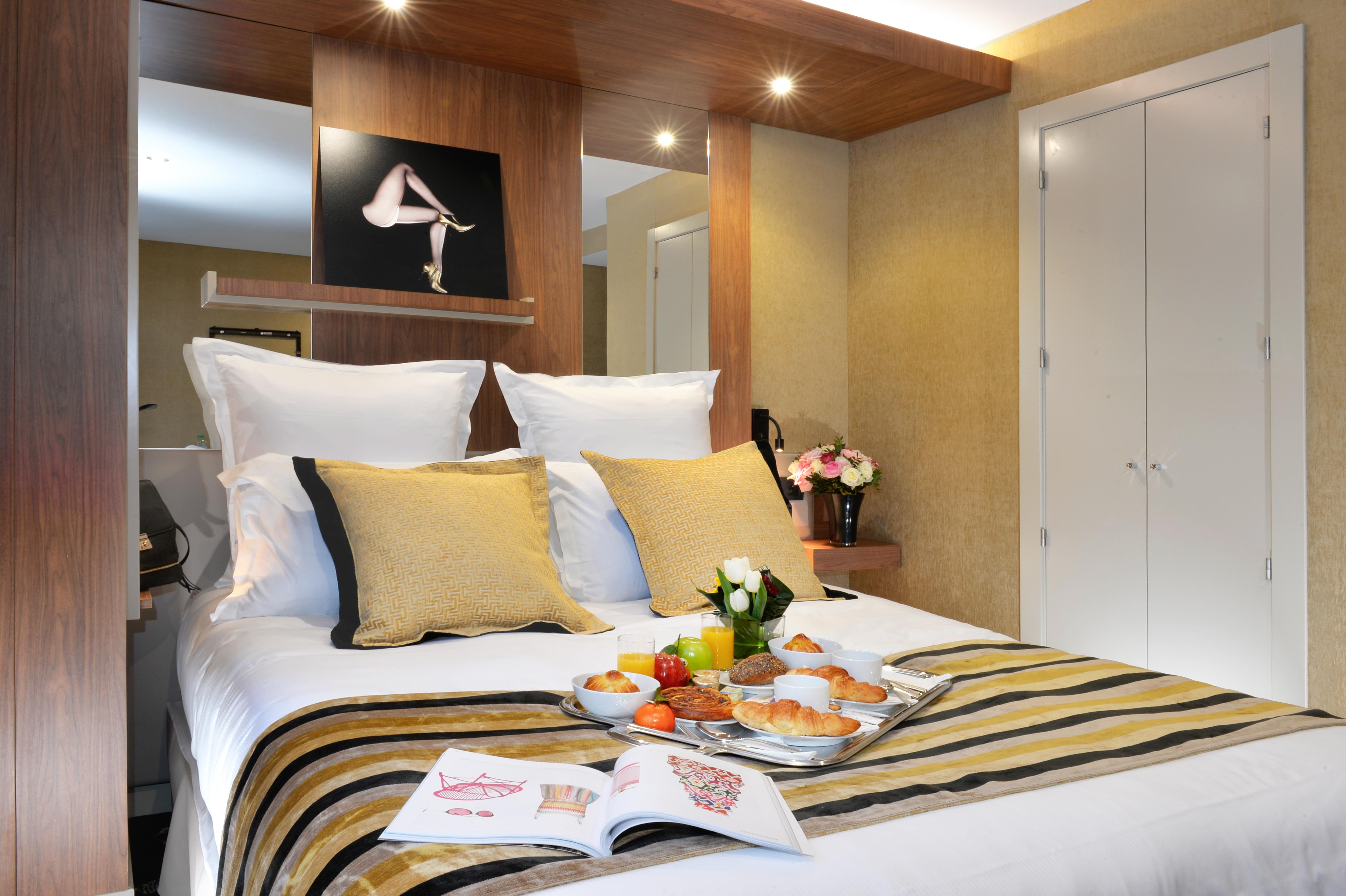 Dalila- Orso Hotel Parigi