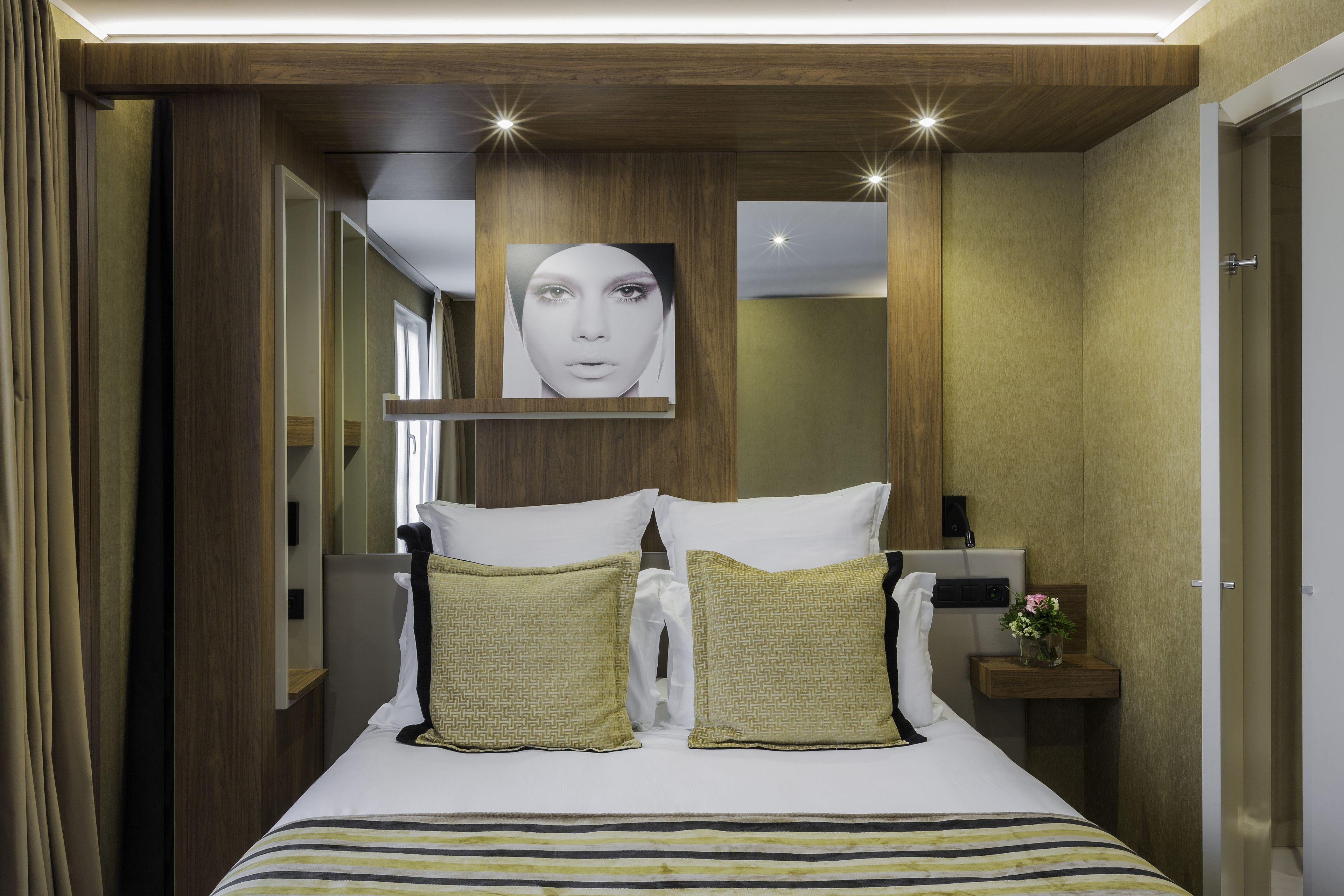 Dalila- Orso Hotel Parigi